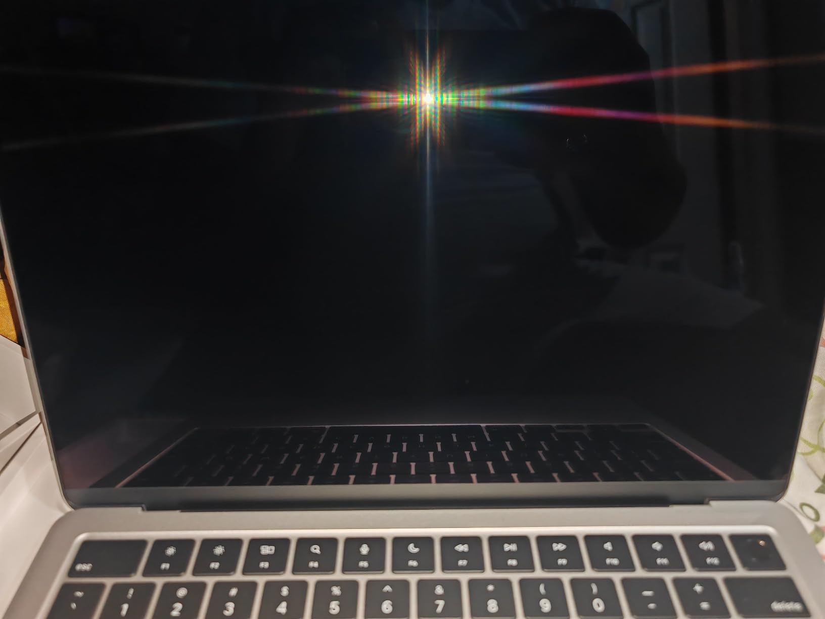 Apple 2022 MacBook Air Laptop with M2 chip, 13.6-inch, 8GB RAM, 512GB SSD Storage, Midnight (Renewed) customer photo 2