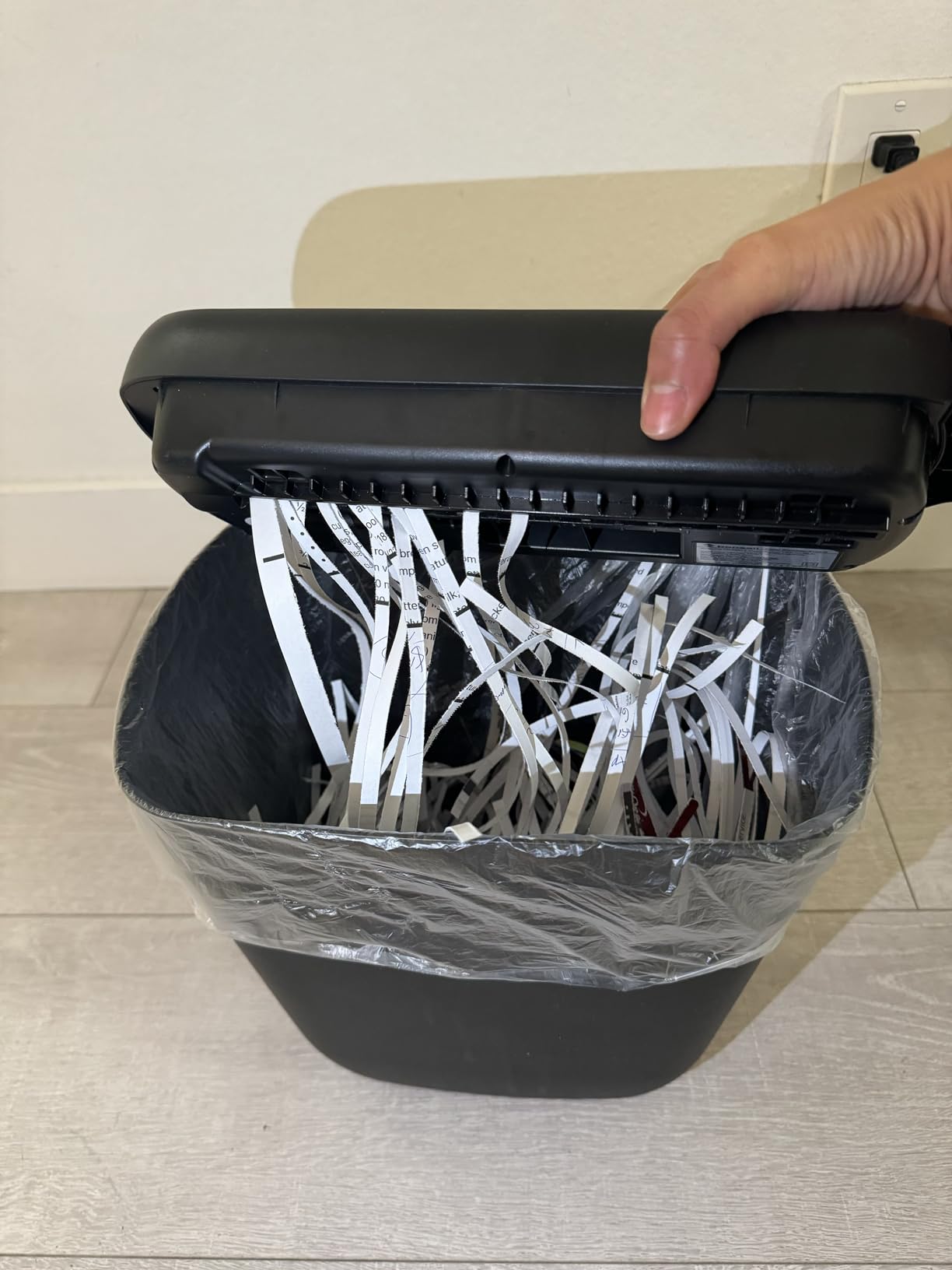 Bonsaii 6-Sheet Small Strip Cut Paper Shredder for Home,Without Basket customer photo 1
