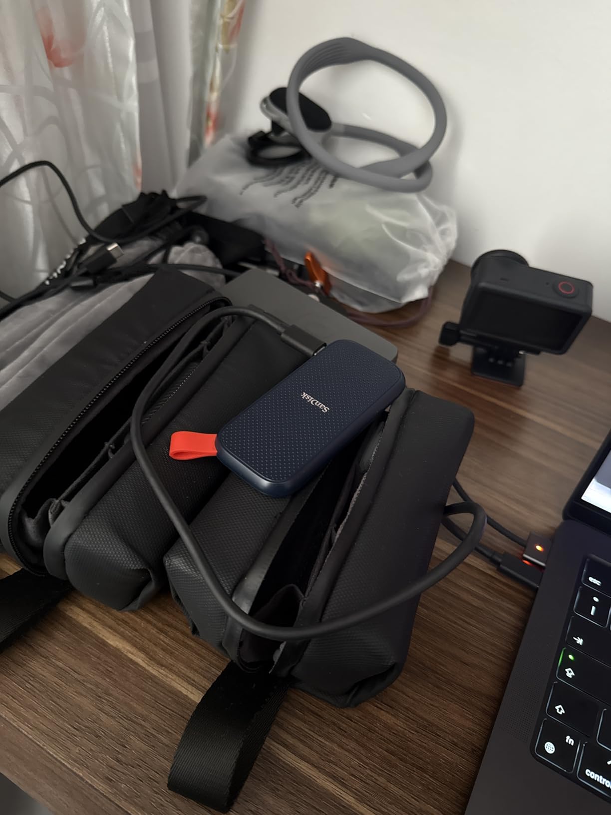Sandisk 2TB Portable SSD, Up to 800MB/s Read Speeds, Black (Old Model) customer photo 2