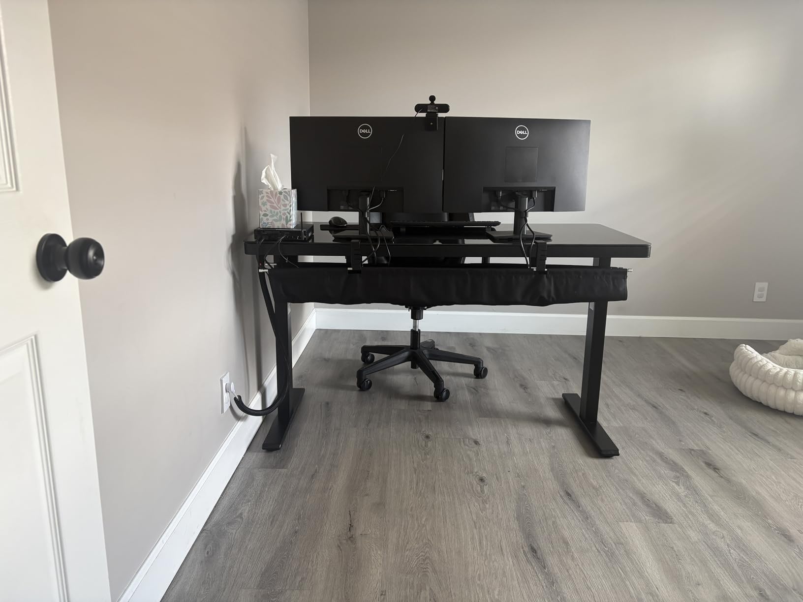 BANTI 55 Inch One-Piece Standing Desk with Glass Top and Drawer, White customer photo 1