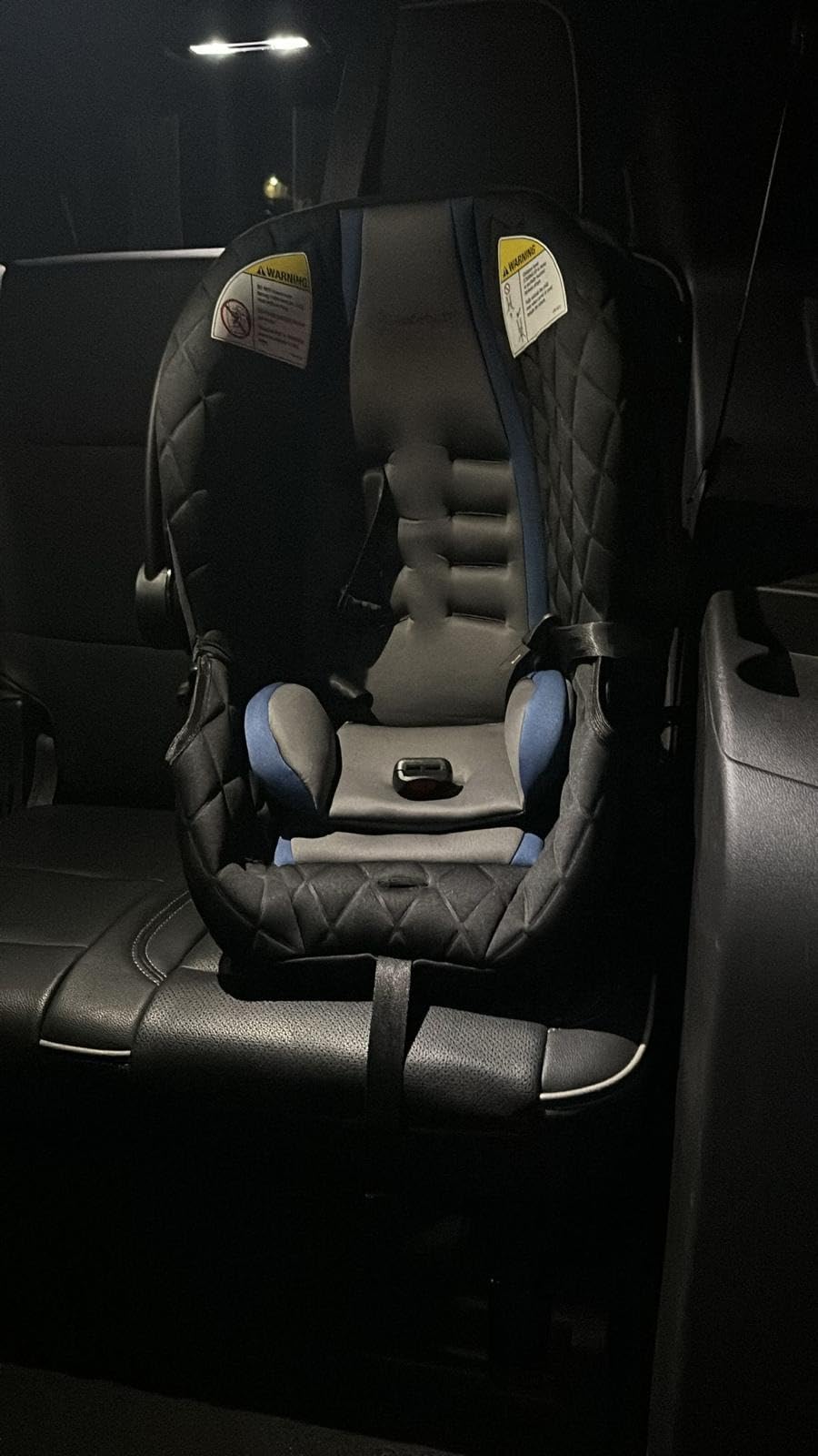 Safety 1ˢᵗ® onBoard™ Insta-Latch™ DLX Infant Car Seat with Base, Baby Car Seat for 4-30 lbs., Rear Facing Car Seat, Newburyport customer photo 1