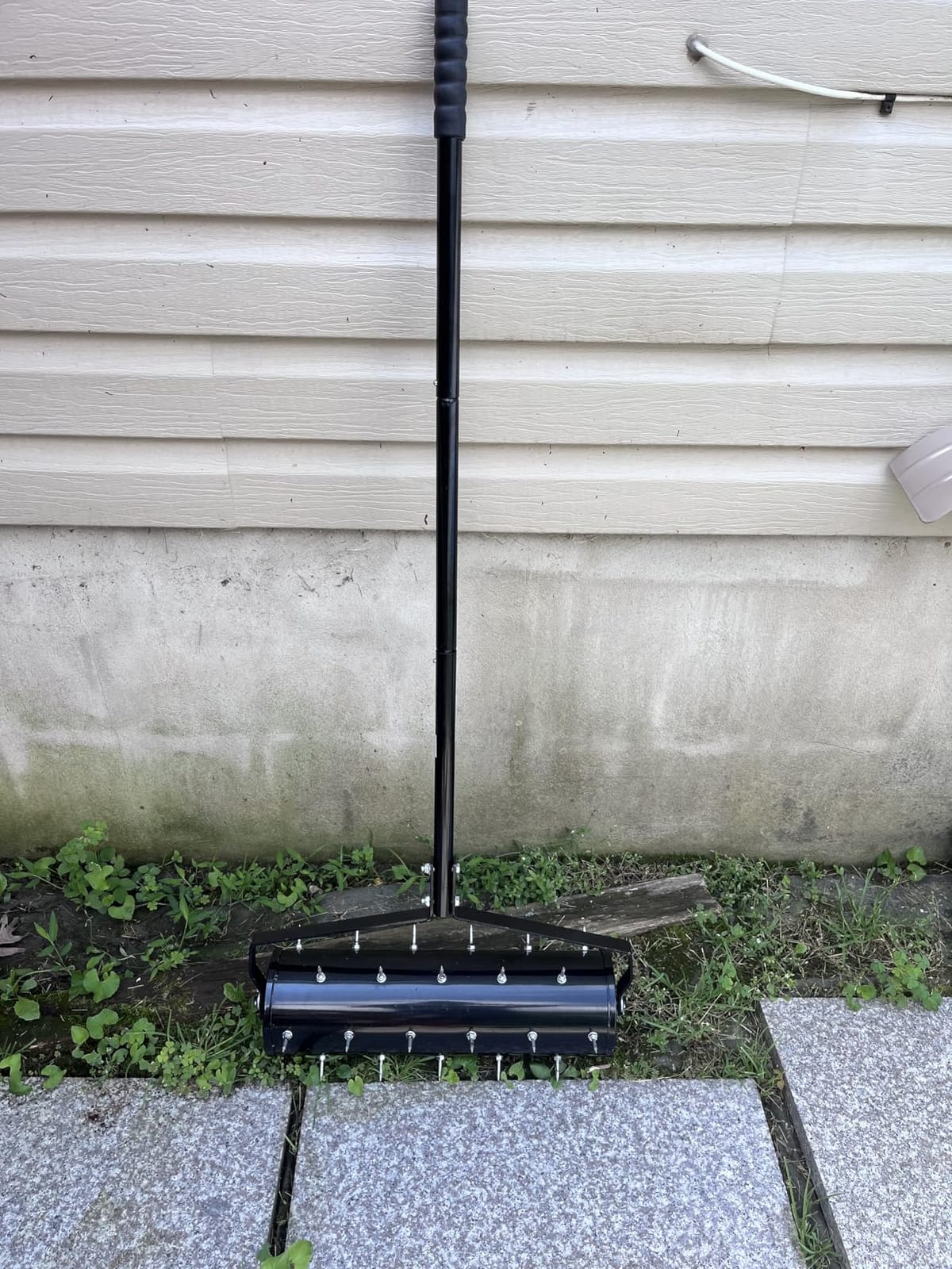 Goplus Rolling Lawn Aerator, 21-Inch Garden Yard Rotary Push Tine Filled Sand Stone, Heavy Duty Spike Soil Aeration w/Metal Handle, Fillable Drum 51