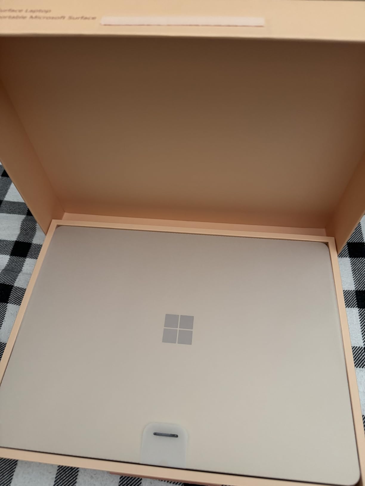 Surface Laptop 13.8 customer photo 1