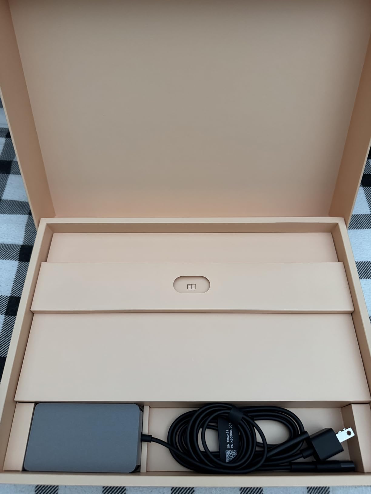Surface Laptop 13.8 customer photo 2