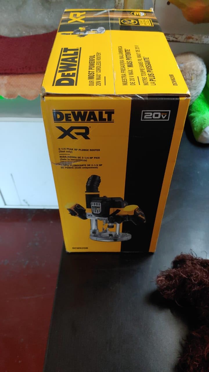 DEWALT 20V MAX XR 2-1/4 Peak HP Plunge Router (Tool Only) (DCW620B) customer photo 2
