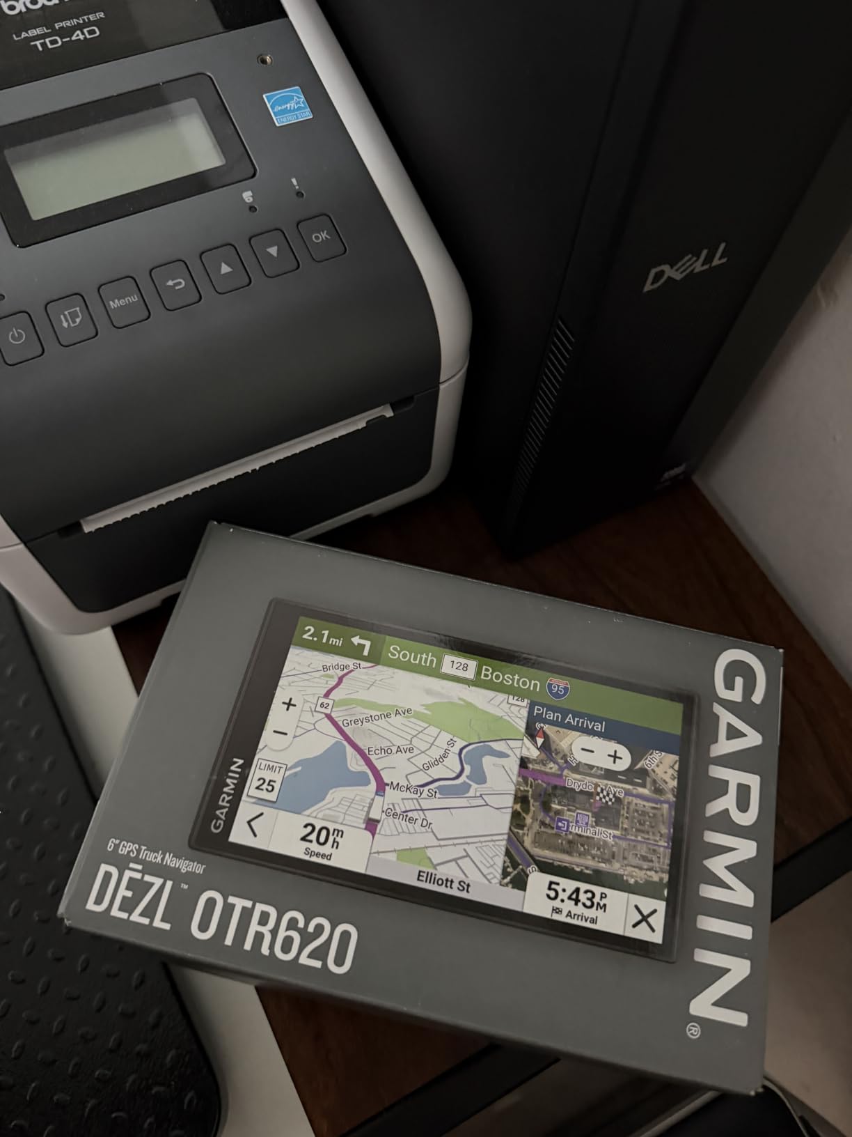 Garmin dēzl™ OTR620, 6” GPS Truck Navigator customer photo 1