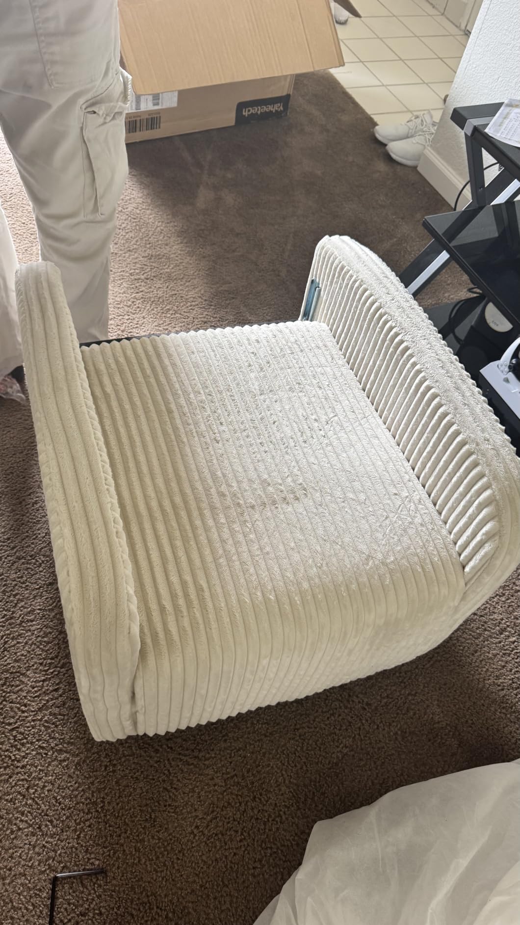 Yaheetech 360° Swivel Nursing Chair with Side Pockets, Dark Green customer photo 2