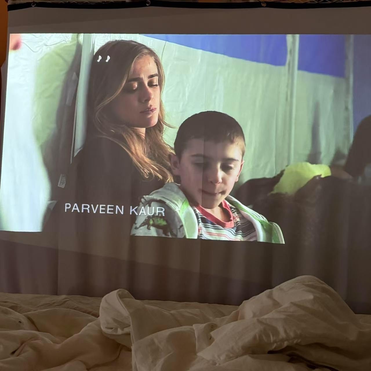 Dangbei Freedo Portable Projector 1080P, GTV with Licensed Netflix, 2.5hrs Battery, 450 ISO Lumens, 180-inch Display, Dolby Audio, DLP Min Projector with Wifi and Bluetooth, HRD10 customer photo 1