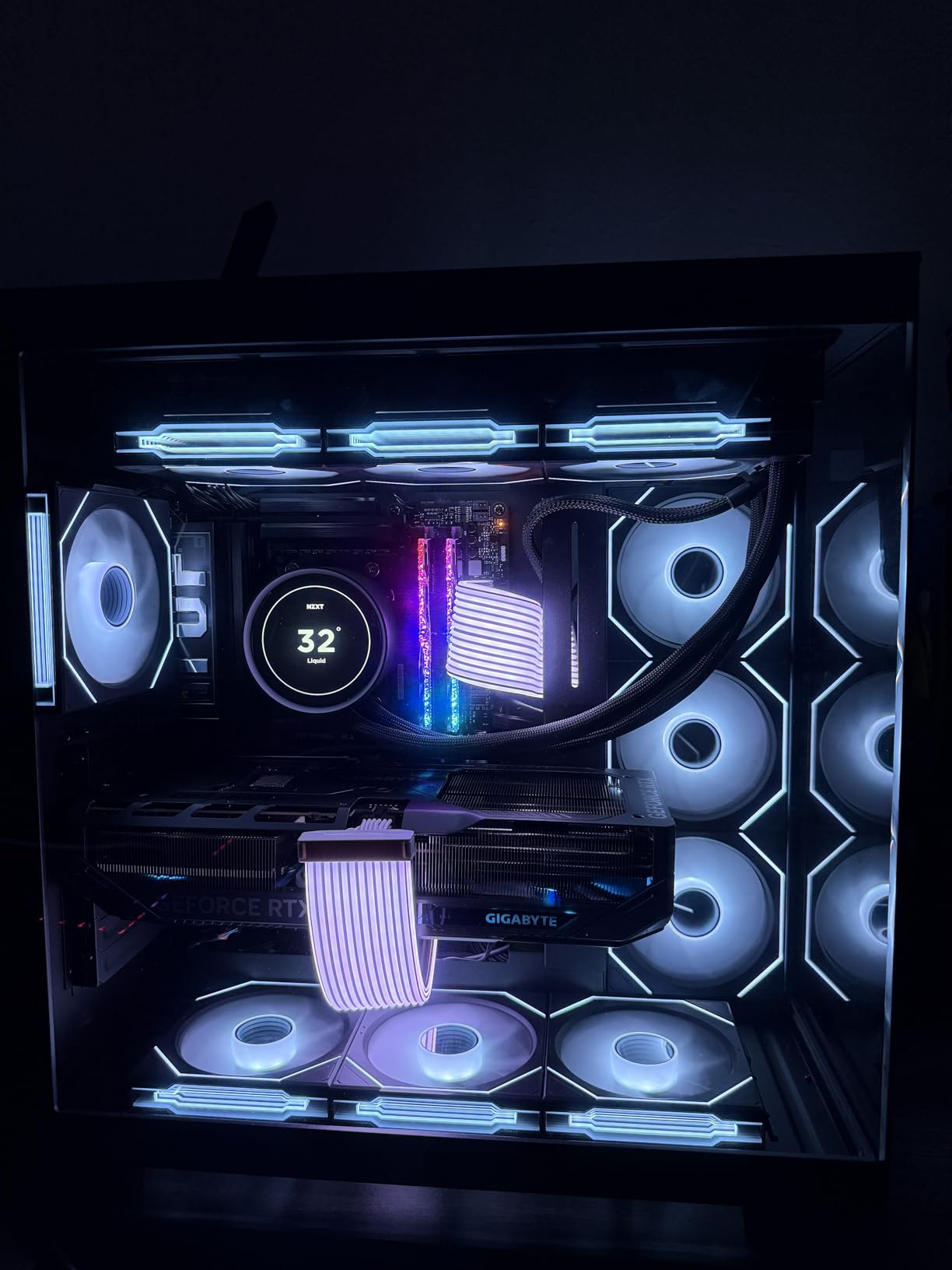 GIGABYTE RTX 5080 Gaming OC customer photo 2