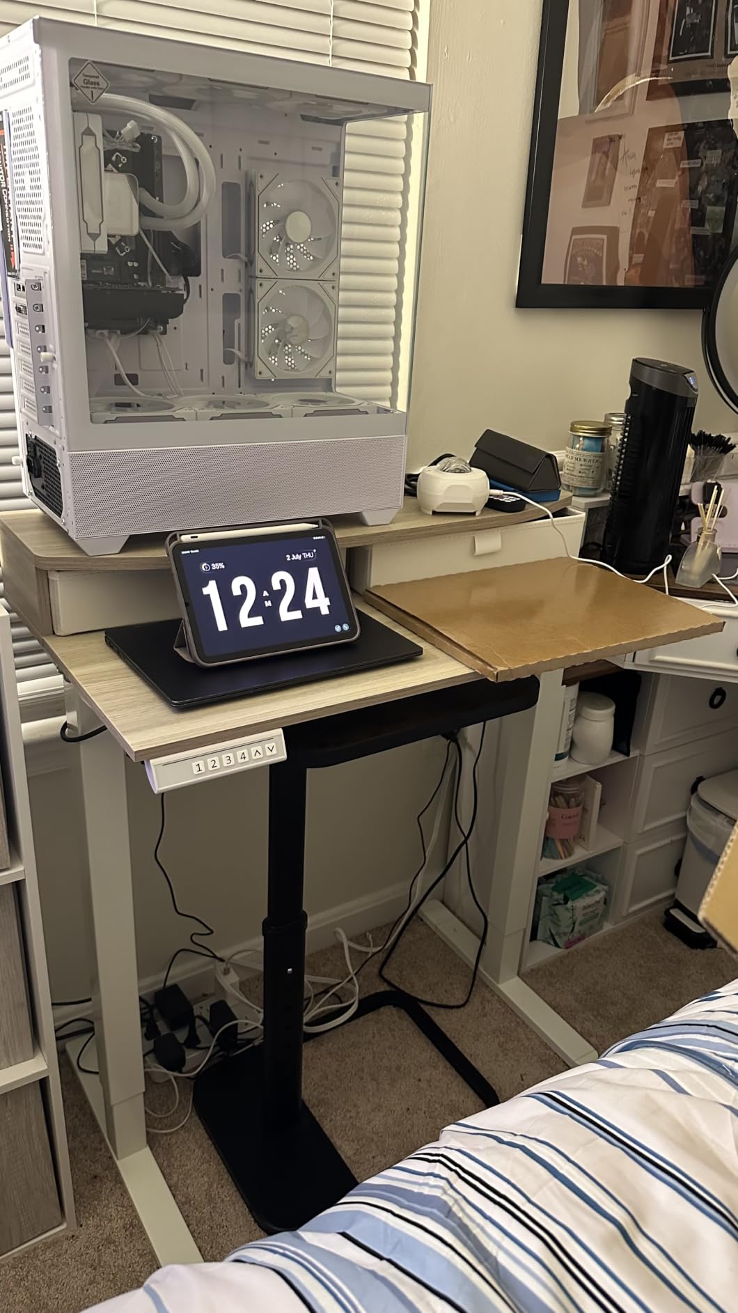 HUANUO 60″ x 30″ Electric Standing Desk with 2 Drawers, C-Clamp Mount Compatible, Height Adjustable Computer Desk, Home Office Stand Up Desk with 4 Preset Heights & 2 Hooks, Black customer photo 2