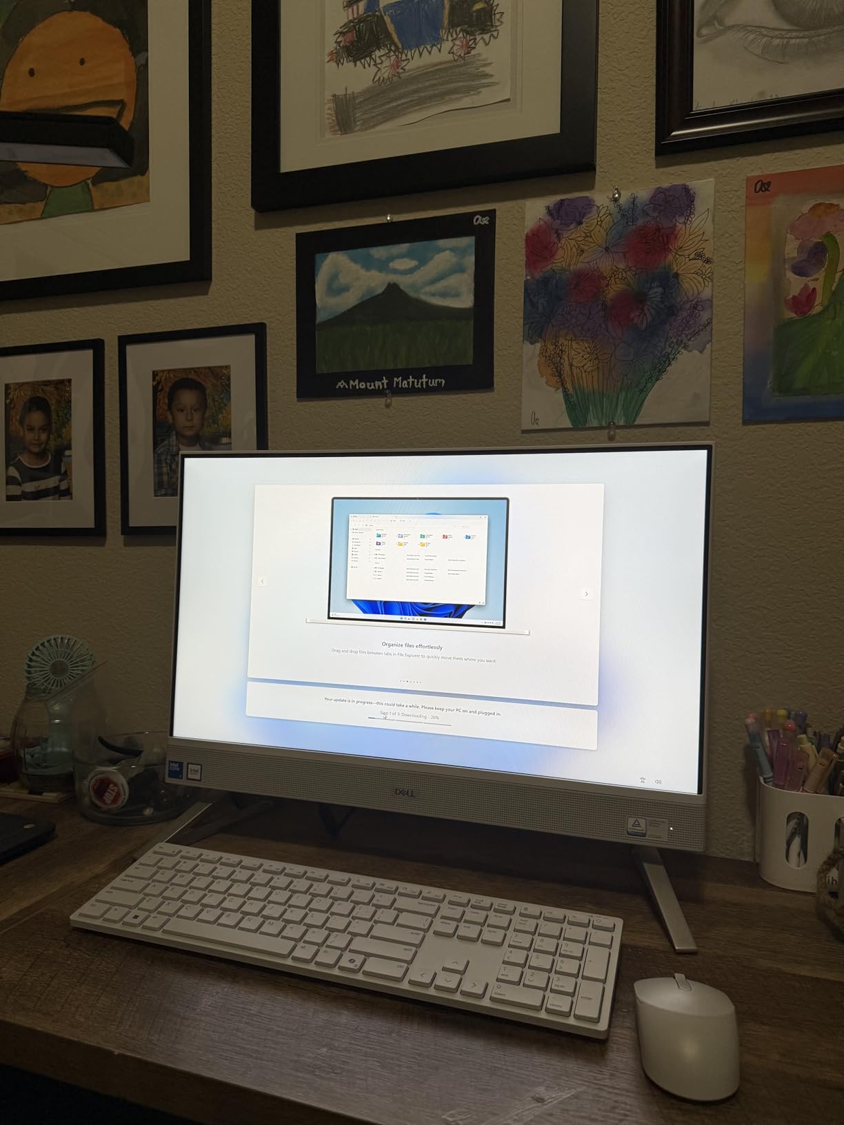 Dell 23.8 All-in-One customer photo 1