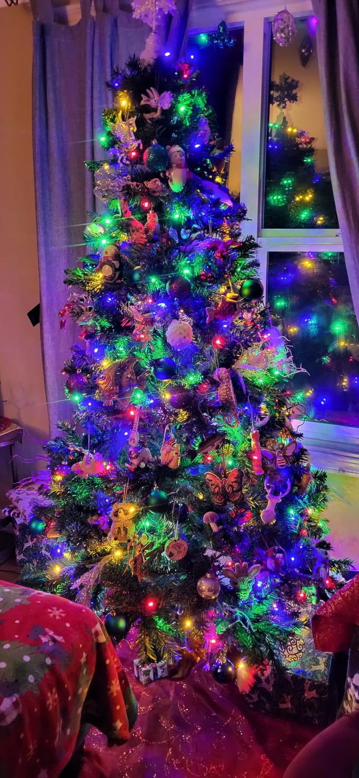 9FT Artificial Prelit Classic Christmas Tree with Remote Control,Timer customer photo 1