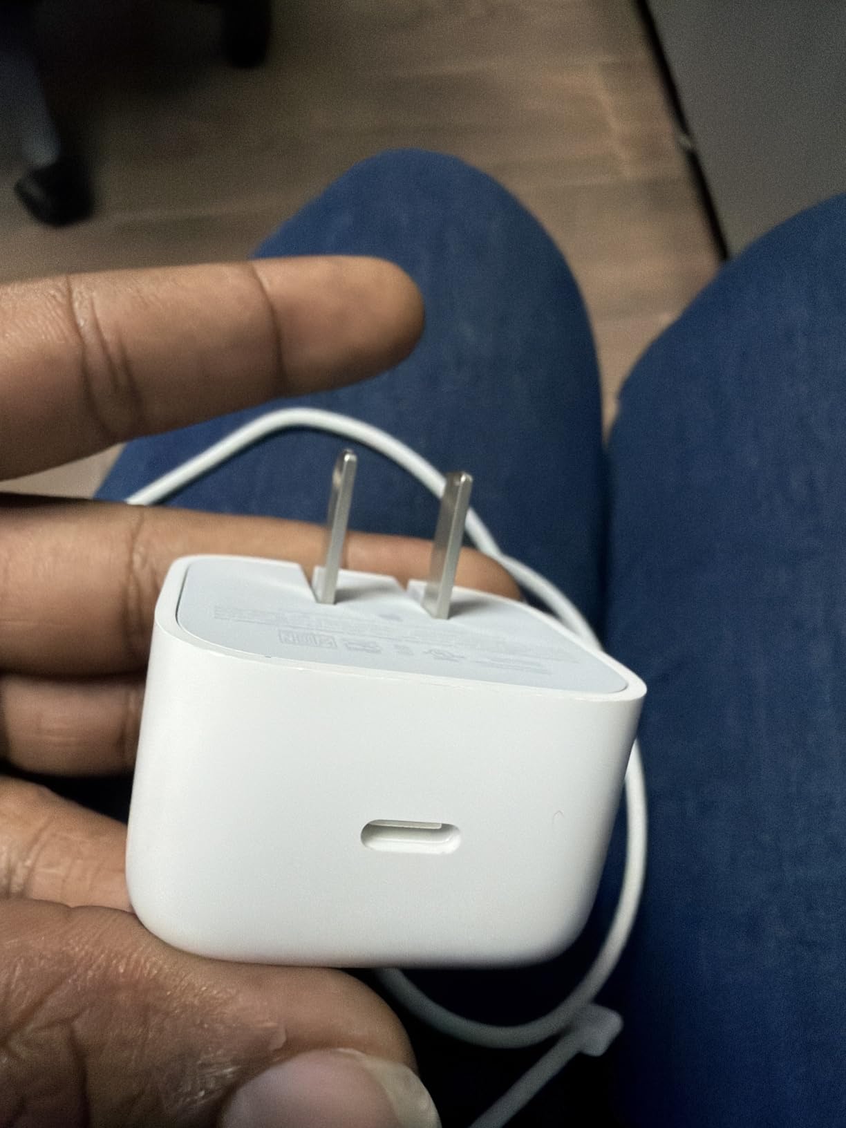 Apple 40W USB-C Adapter customer photo 2