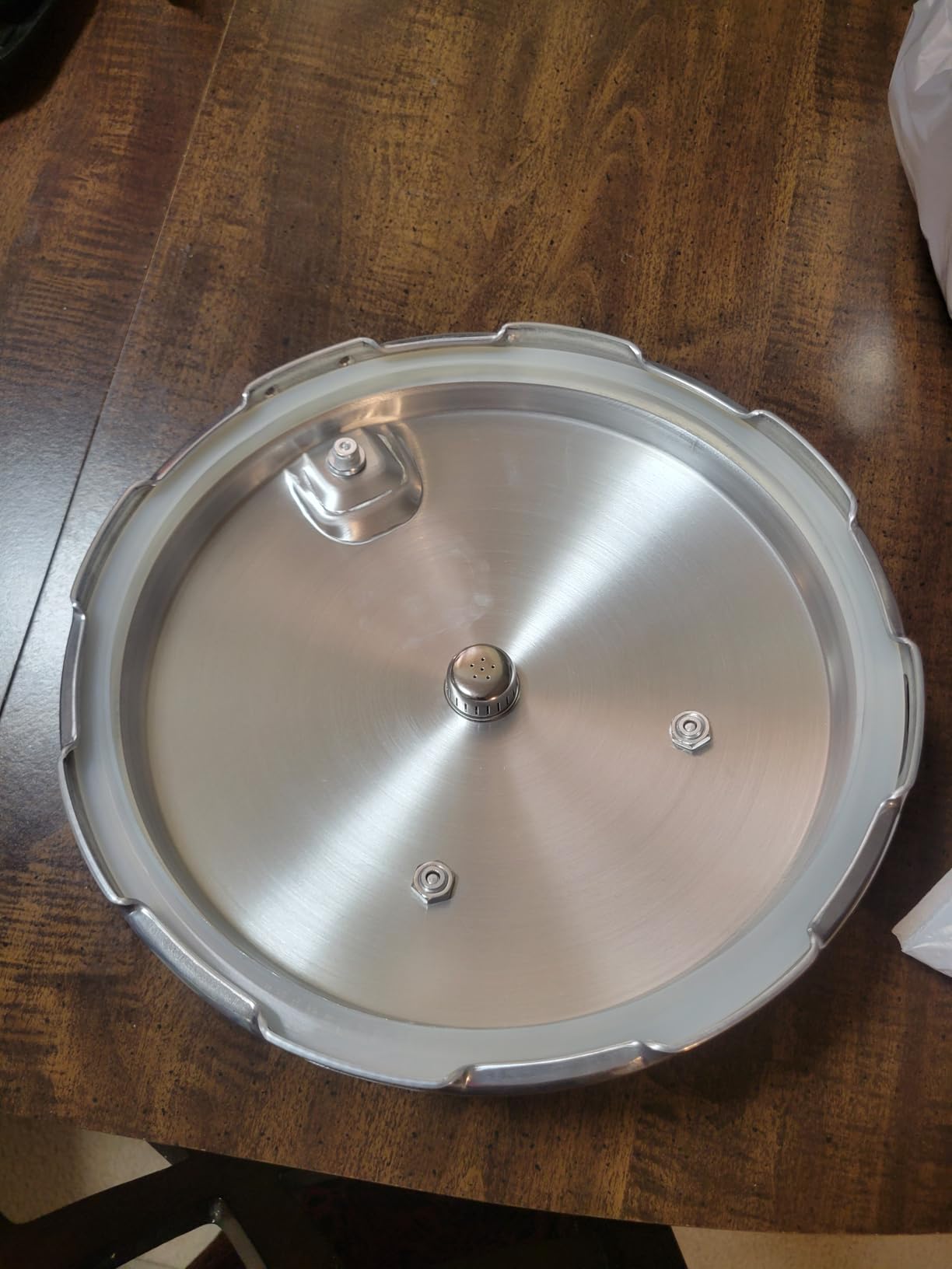 12.68 Quart Aluminum Pressure Canner, Large Capacity Stovetop Pressure Cooker with Multi Safety Valve, Heavy Gauge Aluminum Pot for Home Canning Meat, Vegetables, Soups, Compatible with All Stoves customer photo 1
