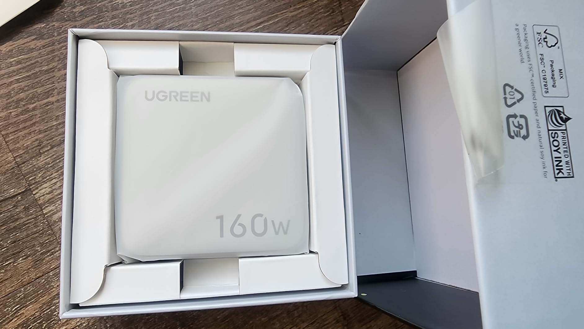 UGREEN Nexode Pro Charger, 160W GaN 5-Port Fast USB C Wall Charger Block, Type-C Charging with Smart Display & Touch Control Compatible for MacBook Pro/Air, iPhone 17/16 Series, iPad, Galaxy customer photo 2