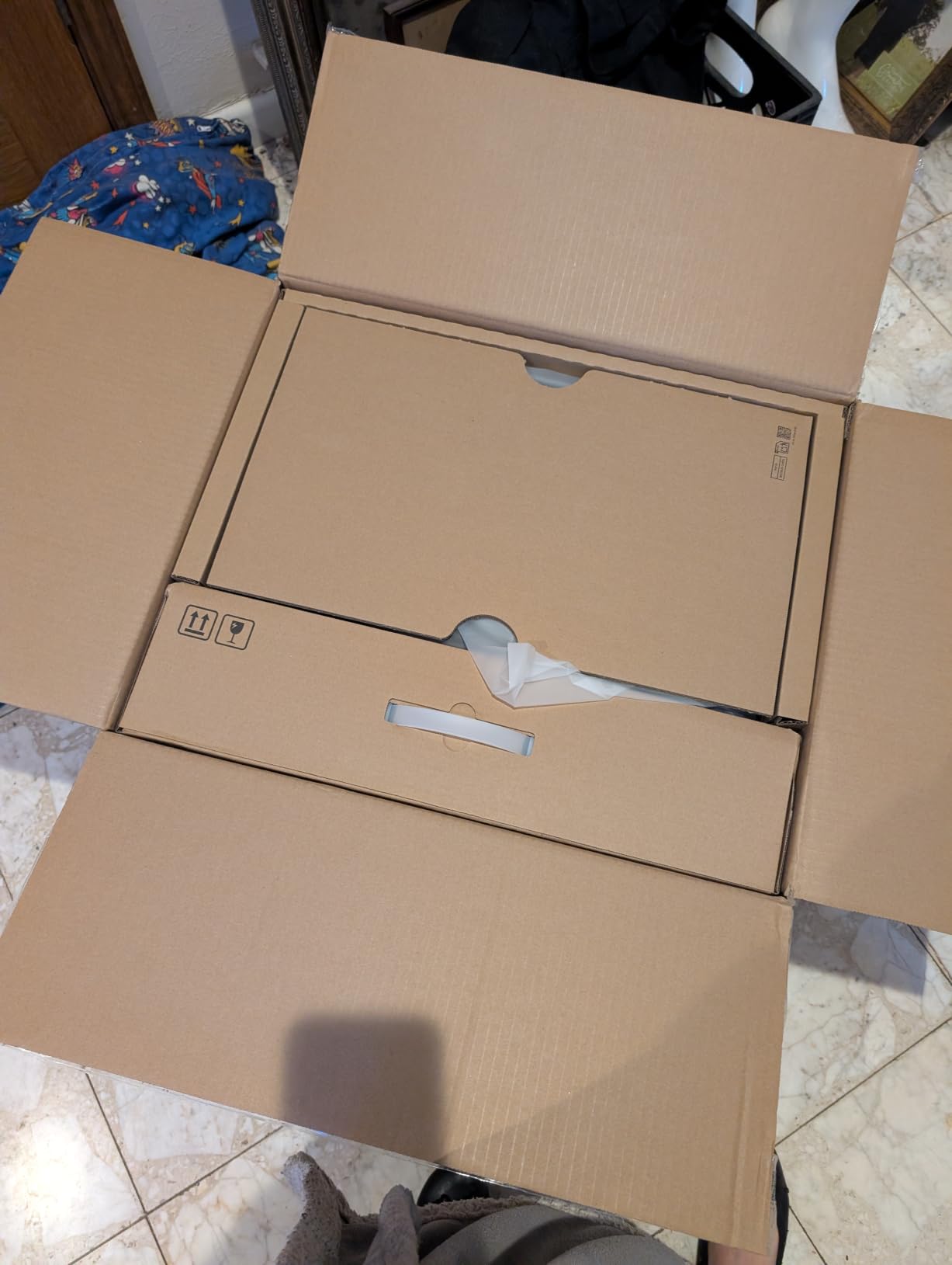 roborock Saros 20 Robot Vacuum and Mop, 36000 Pa, 300+ Obstacle Avoidance customer photo 1
