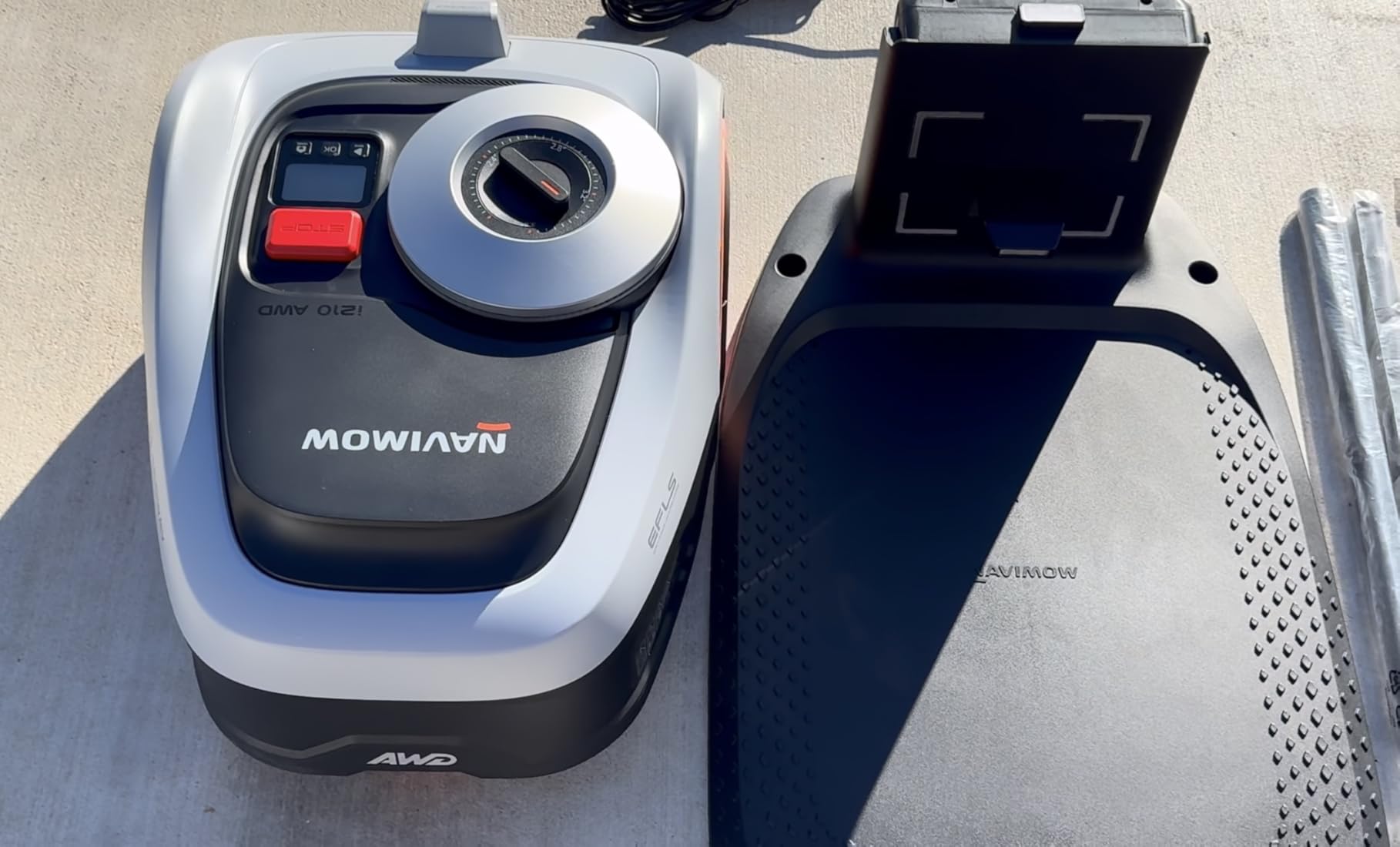 Segway Navimow i210 AWD Robot Lawn Mower Wire Free, 0.25 Acre, 45% Slopes customer photo 2