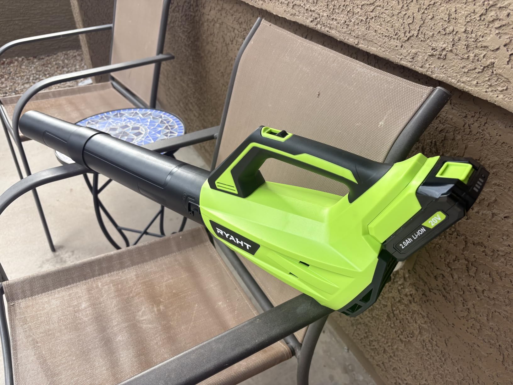 Leaf Blower Cordless, Leaf Blower with Battery and Charger - 2 Speed Modes, 2 Batteries, 20V Powerful Lightweight Electric Blowers for Blowing Leaves, Dust, Lawn Care, Patio Cleaning, Green customer photo 2