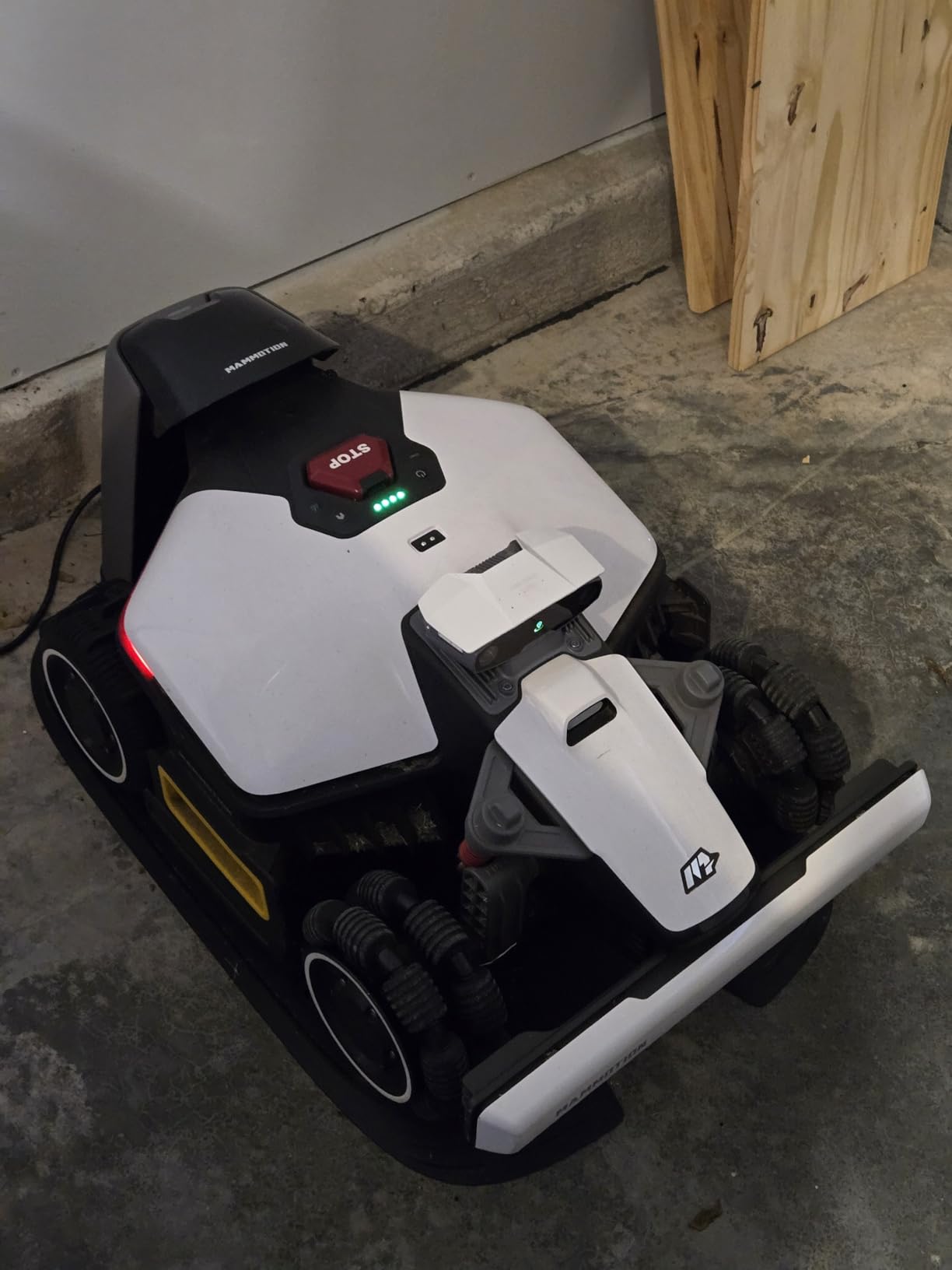(2026 Upgrade) Mammotion LUBA mini 2 AWD 1500H Robot Lawn Mower, for 0.37 Acres, 360° LiDAR+Dual-Camera AI Vision, 80% Slope, DropMow, 20 Multi-Zone Management customer photo 1