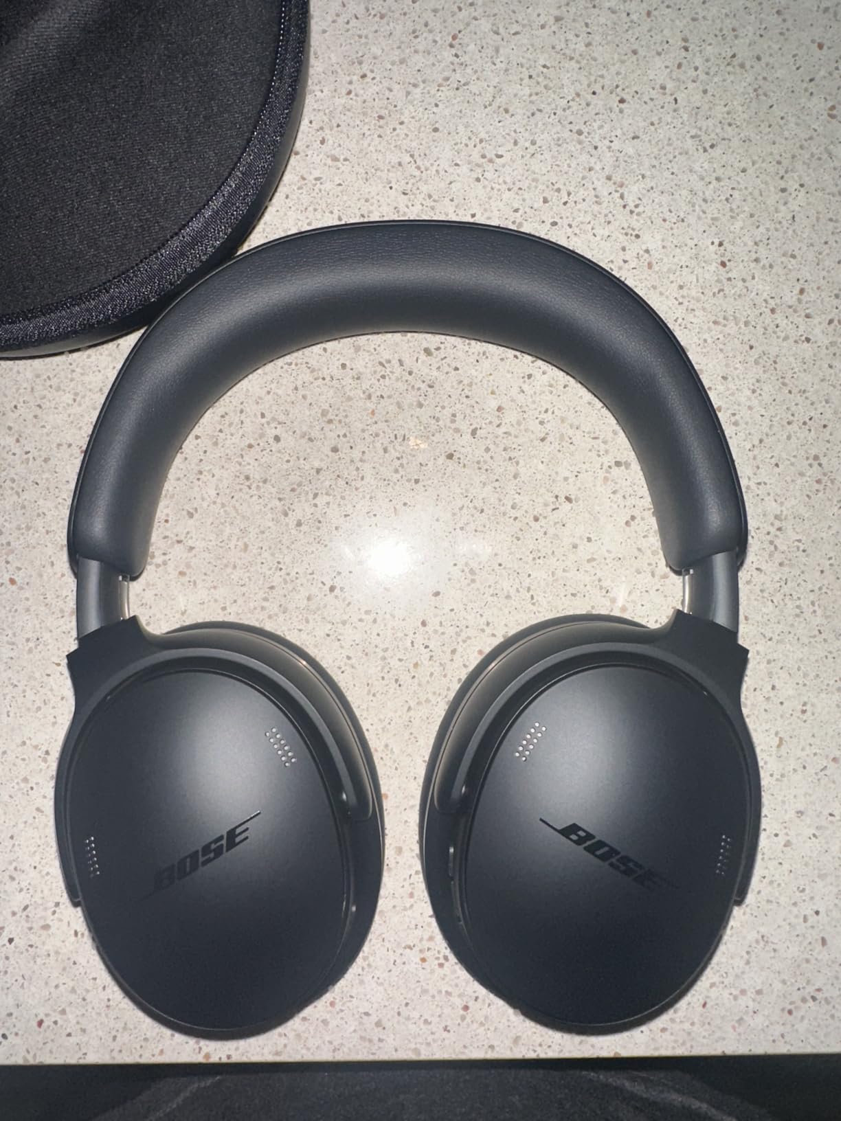 Bose QuietComfort Headphones (2nd Gen) - Wireless Headphones, Active Over Ear Noise Cancelling and Mic, Immersive Audio, USB-C Charging and Lossless Audio, Up to 24 Hours of Play time, Black customer photo 1