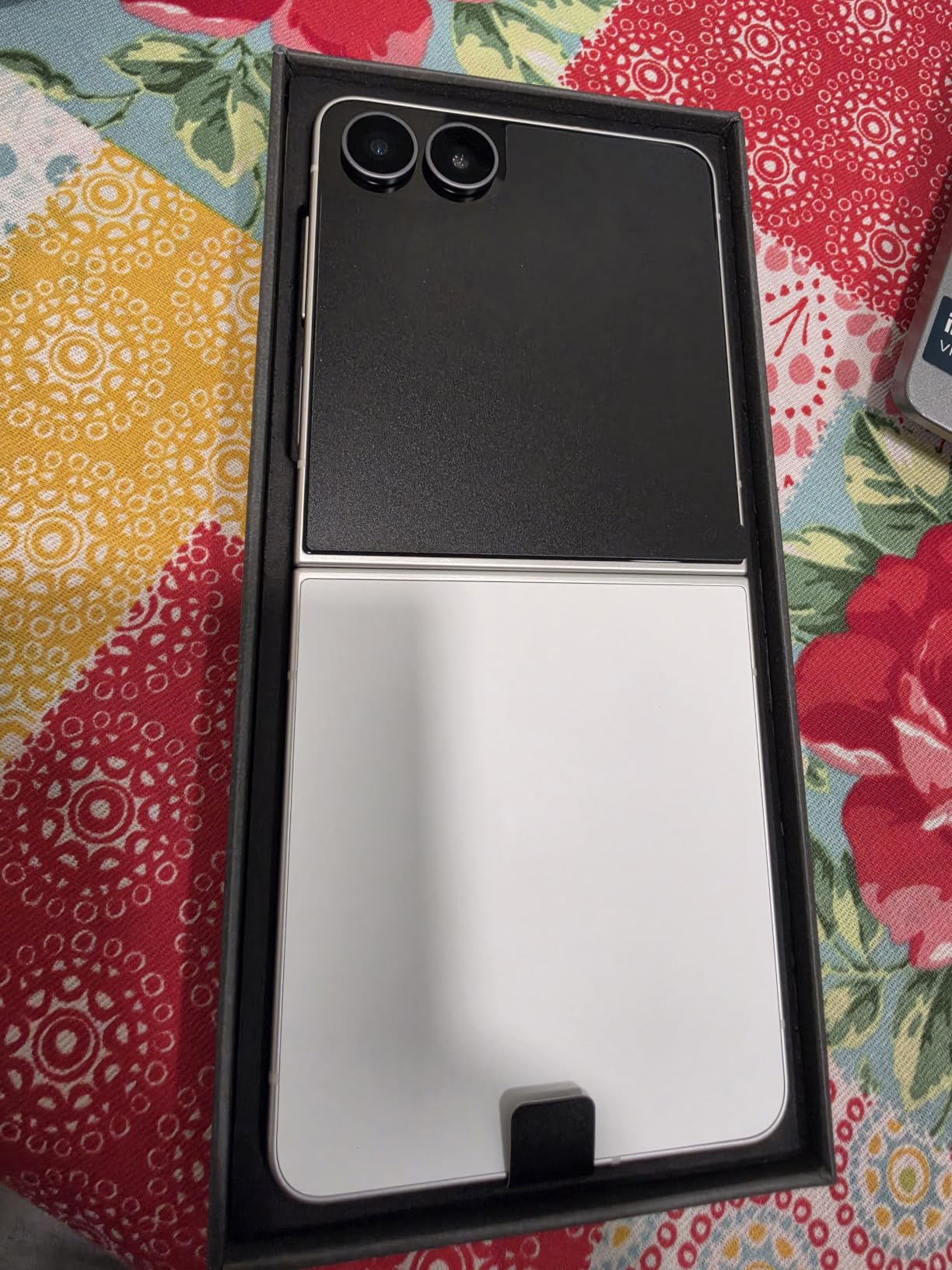 Samsung Galaxy Z Flip8 Unlocked Android Smartphone, 512GB Graphite customer photo 1