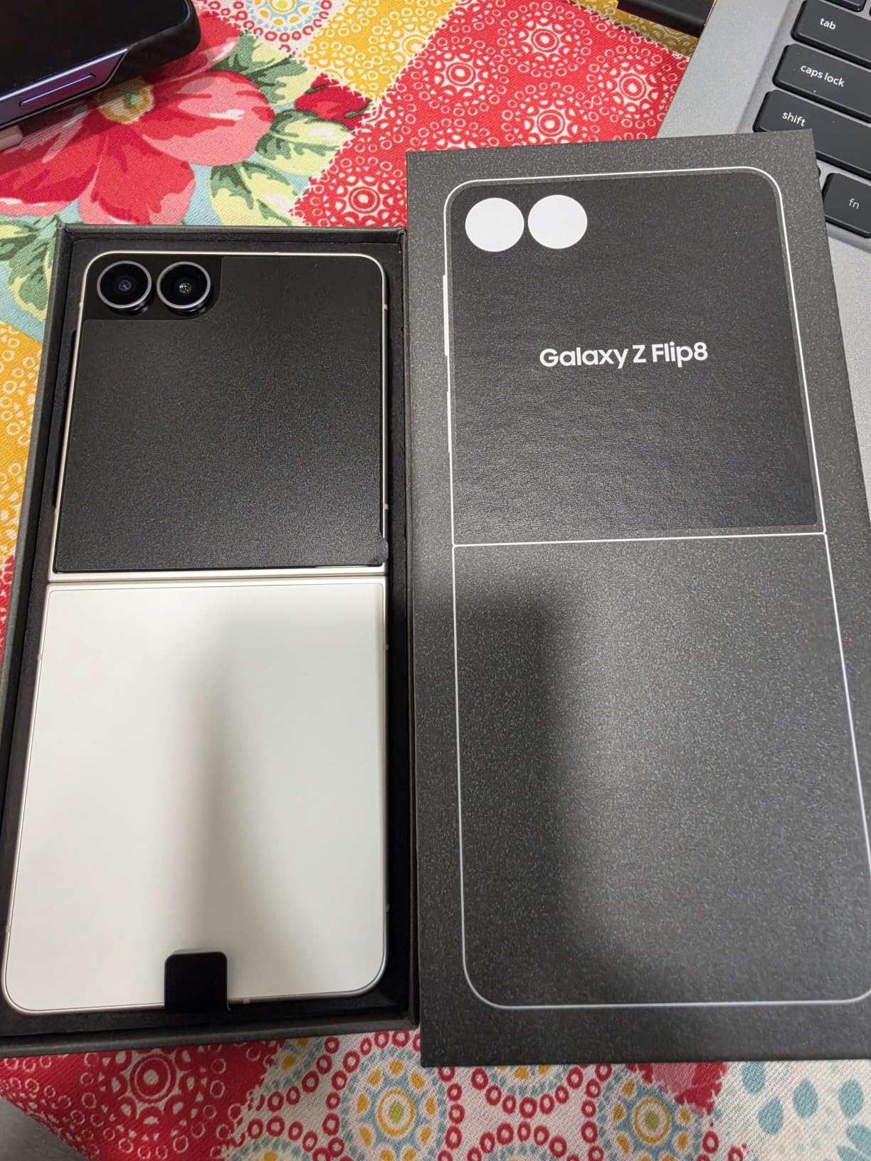 Samsung Galaxy Z Flip8 Unlocked Android Smartphone, 512GB Graphite customer photo 2