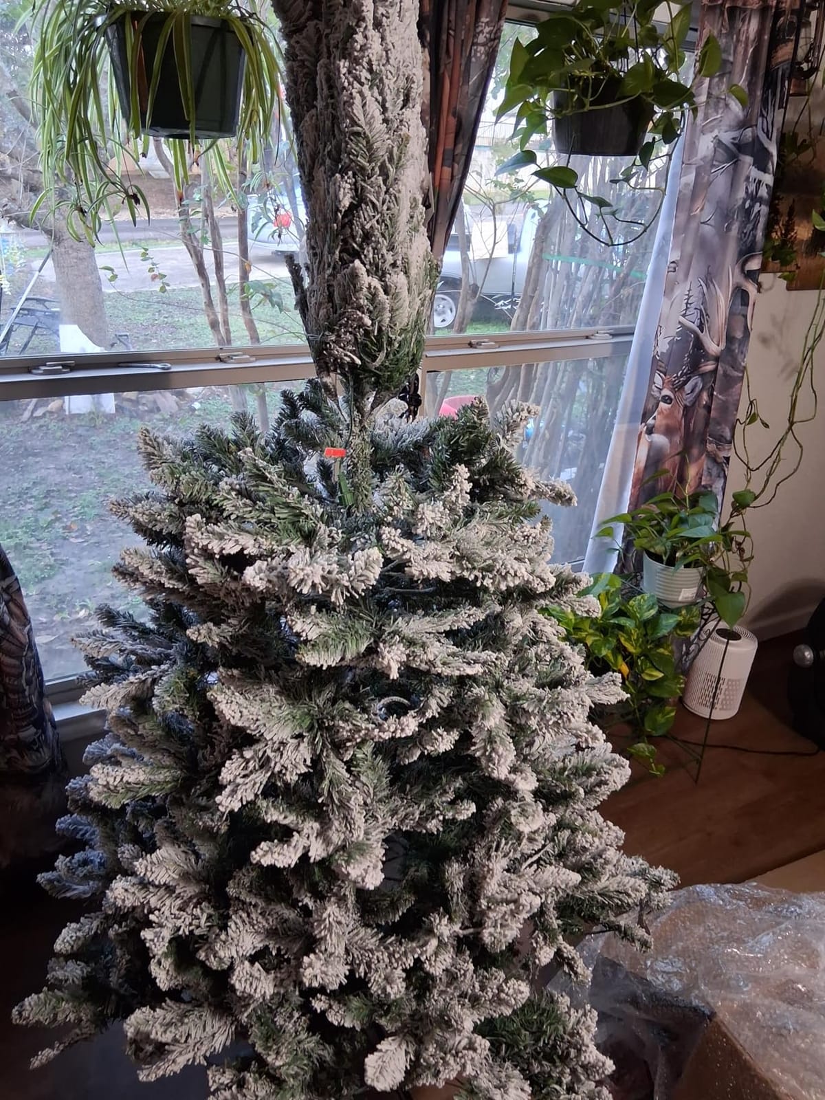 Hykolity 9ft Premium Prelit Christmas Tree, Extra Full 8627 Realistic Tips customer photo 1